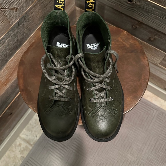 Dr. Martens Men's Green Leather Boots - Picture 5 of 10